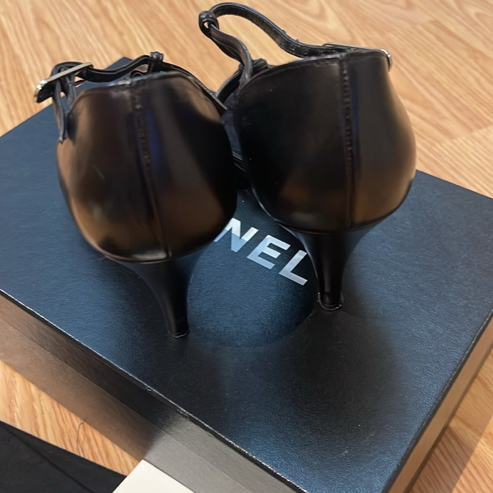 Chanel High Heels 35.5 - Picture 3 of 11